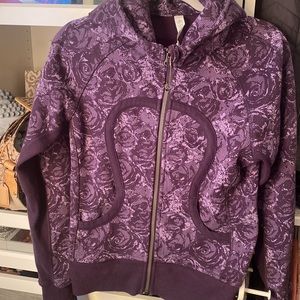 Hoody chill chaser Lululemon sz 6 zip up